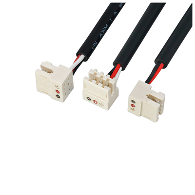 Zespoły kabli IDC o długości 30 cm ze złączem zasilania Lumberg 3515 w kolorze beżowym